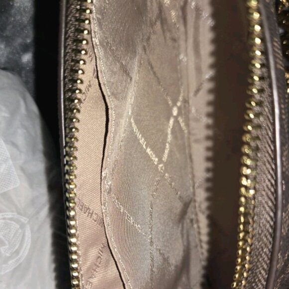 Michael Kors Jet Set Sm MK Chain Pouchette Black W/ Gold. Gift Box Ready! - Picture 6 of 11